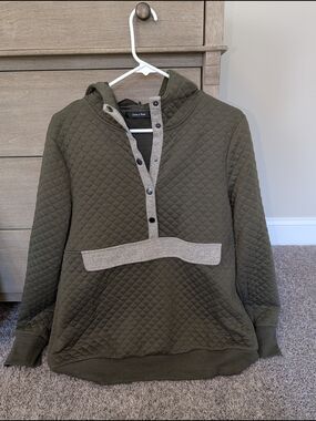 Doe & Rae Olive Green Quilted Pullover Hoodie with Cream Trim, Women's, Small